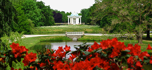 Blick zum Tempel in der Karlsaue
