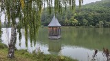 Kirchturm im See